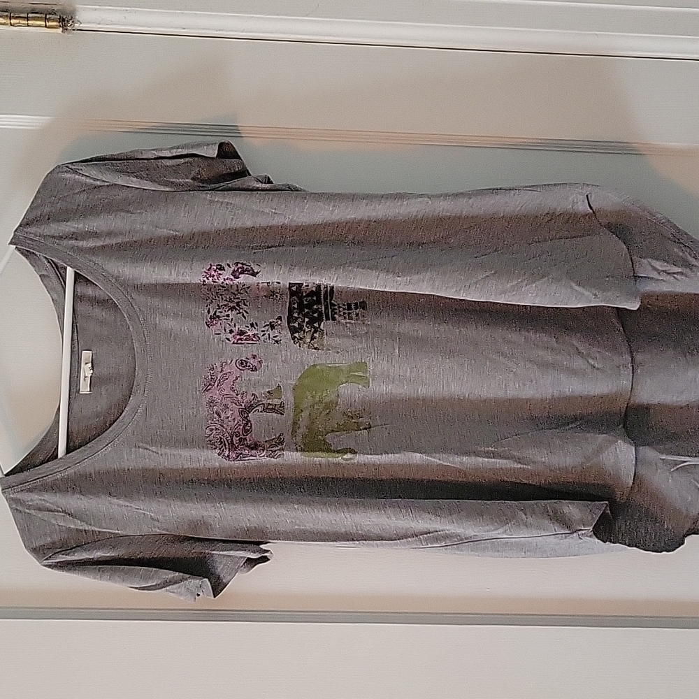 Maurices elephant graphic tee